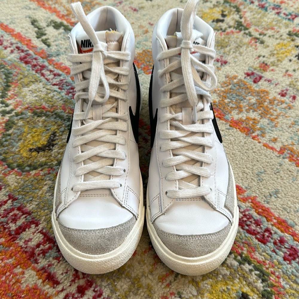 Nike Blazer Mid '77 white and black